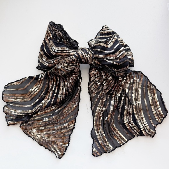 ANTHROPOLOGIE Gold Sequined Metallic Oversized Bow Barrette NWT - Picture 2 of 7